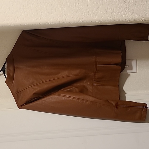 Pretty Jacket - Picture 5 of 8